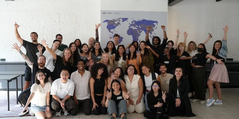 SDSI studenti no iepriekšējiem gadiem pulcējušies Kuldīgā